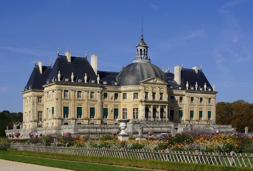 Prejudiciu de 2 milioane de euro după un jaf la un castel din Franța
