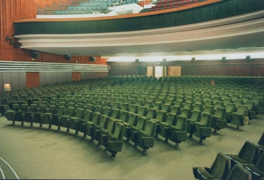 Prețurile serviciilor culturale în România au înregistrat cel mai important declin din UE, în ultimul deceniu