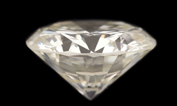 FOTO Cel mai mare diamant din România, de vânzare