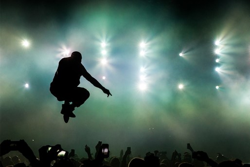 Rapperul Kanye West - cel mai bine plătit artist din lume
