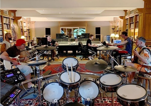 Rammstein a revenit în studio pentru noi înregistrări