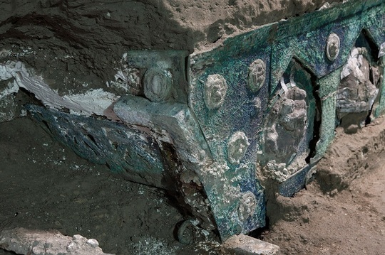 FOTO Descoperire excepțională a unui luxos car de ceremonie la Pompei