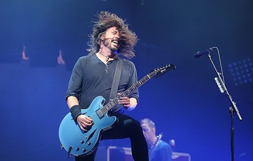 FOTO Rockerii de la Foo Fighters, acuzați de „segregaționism” după un concert doar pentru fanii vaccinați anti-Covid