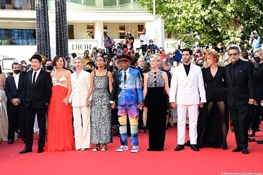 Cannes 2021 - Lungmetrajul „Titane”, de Julia Ducournau, premiat cu trofeul Palme d'Or. Lista completă a câștigătorilor
