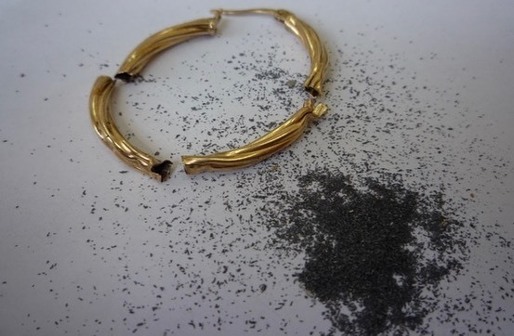 FOTO Avertisment ANPC: Cum arată bijuteriile din metale prețioase contrafăcute