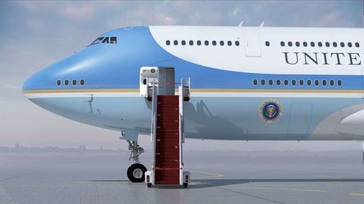 SUA construiesc două aeronave prezidențiale noi. Joe Biden a schimbat culoarea aleasă de Donald Trump pentru Air Force One
