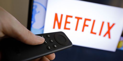 Netflix a declanșat un răspuns furios din partea actorilor și scenariștilor de la Hollywood aflați în grevă