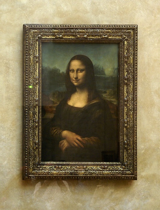 De ce vrea muzeul Luvru să mute Mona Lisa în altă sală