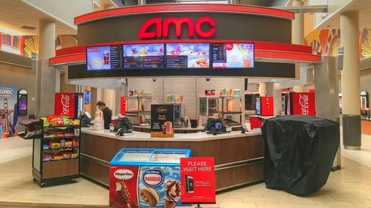 Operatorul de cinematografe AMC a atras fonduri de 250 de milioane de dolari. Acțiunile au crescut cu 90%