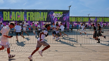 Beach, Please! intră în Black Friday și pune în vânzare bilete cu 10 lei. Vine cu un concept ironic