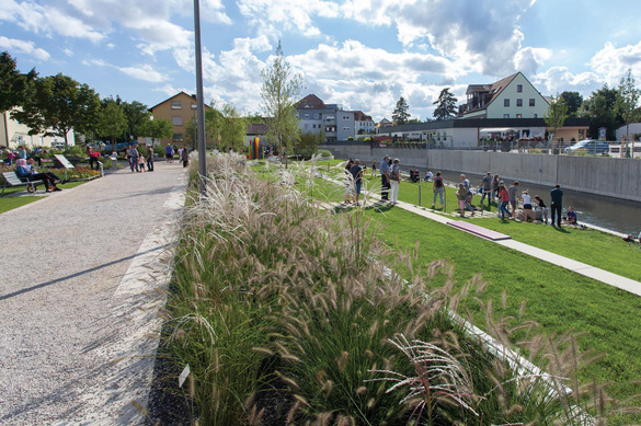 FOTO Malul râului Crasna, transformat în promenadă