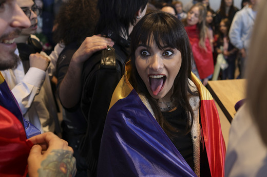 FOTO Alexandra Căpitănescu, primită cu aplauze pe Otopeni după Eurovision