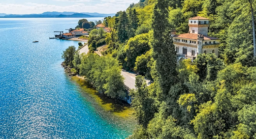 FOTO Castelul lui Gianfranco Ferré, scos la vânzare pentru 5,8 milioane de euro