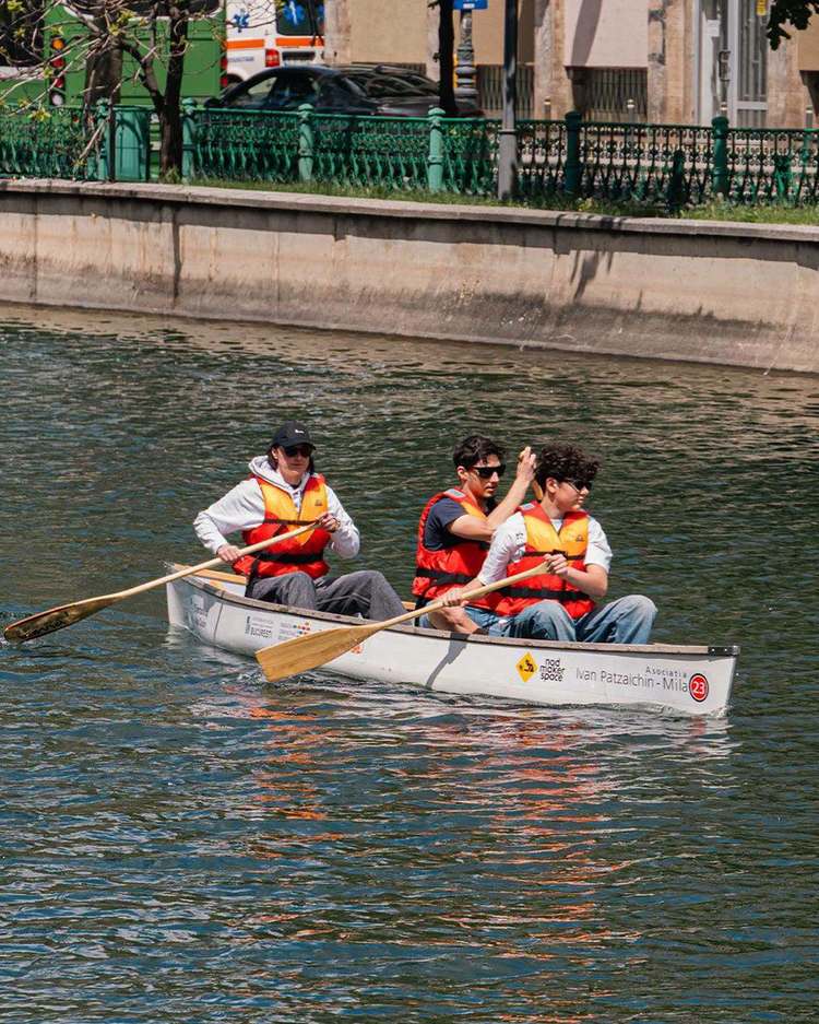 FOTO Start la plimbări gratuite pe Dâmbovița