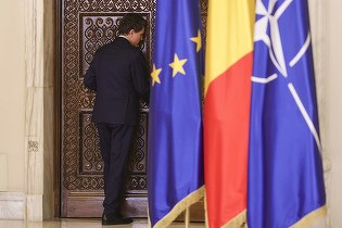 VIDEO Nicușor Dan doarme la mănăstire
