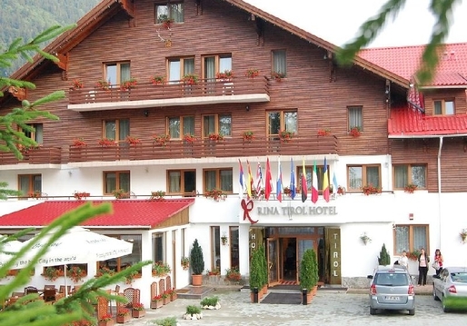 FOTO Hotelurile Rina din Poiana Brașov, deținute de israelieni intrați în faliment, nu pot fi vândute nici după un an