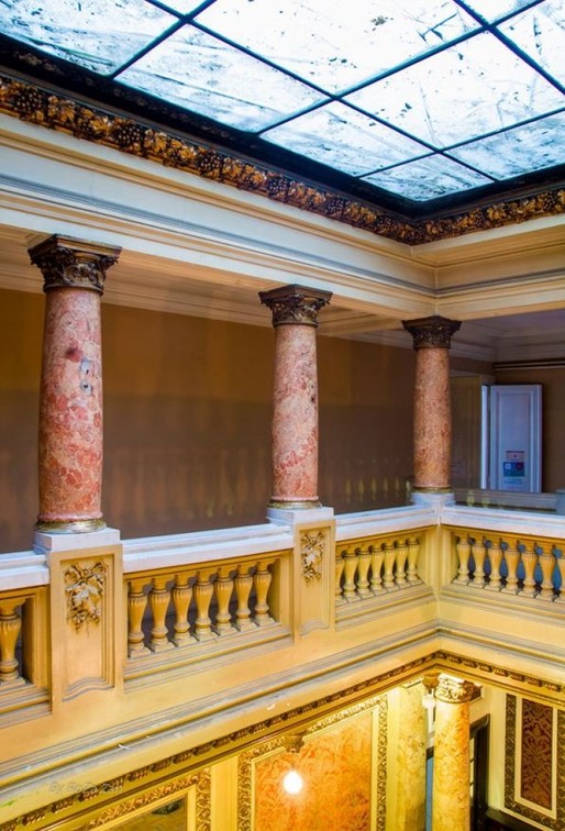 FOTO Palatul celei mai puternice bănci comerciale din România din 1920 este la vânzare. Proprietarii au tăiat din preț