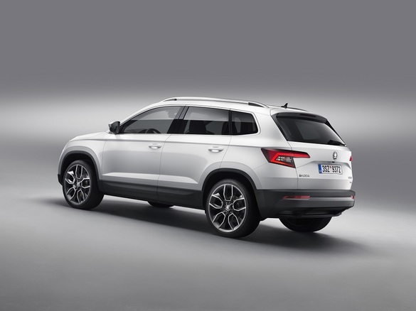 FOTO Skoda a prezentat oficial noul SUV Karoq. Modelul va fi lansat în septembrie, la Frankfurt