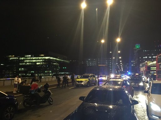 Mai multe incidente posibil teroriste la Londra, trei suspecți sunt căutați de polițiști