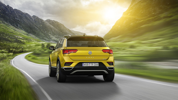 FOTO Noul Volkswagen T-Roc, un concurent pentru Dacia Duster, în segmentul B-SUV, dar cu trăsături compacte