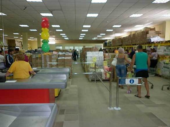 FOTO Unul dintre cele mai mari lanțuri de magazine din Rusia, un hard-discounter care promite prețuri cu 20% mai mici, intră în România