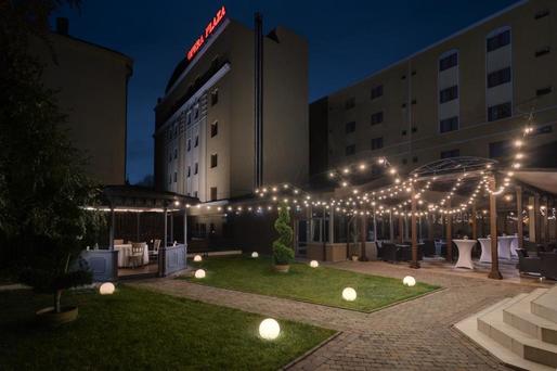 FOTO Tranzacție inedită - Facultatea de Drept a Universității Babes-Bolyai și-a cumpărat hotel de 5 stele, primul hotel de lux lansat în Cluj-Napoca. Cea mai mare tranzacție încheiată în Cluj anul acesta
