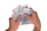 Guvernul majorează salariile pentru unii bugetari