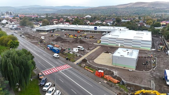 SURPRIZĂ Gică Popescu vrea să închidă academia de fotbal pentru a valorifica terenul