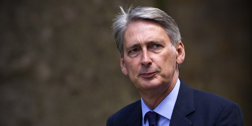Hammond: Vom găsi soluții de competitivitate, în lipsa unui acord comercial cu UE