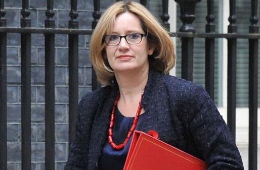 Ministrul britanic de Interne demisionează după dezvăluiri privind tratamentul aplicat imigranților