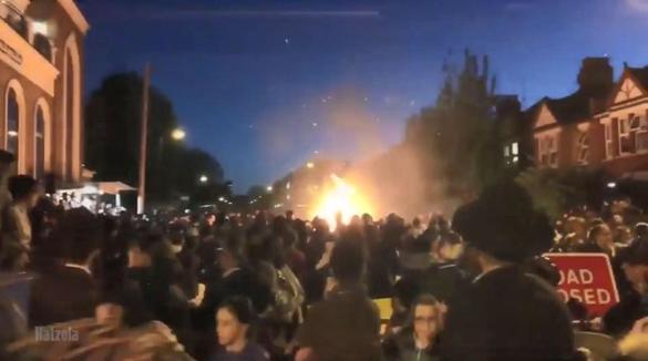 FOTO Zece persoane rănite la Londra în urma unei explozii la un foc în aer liber organizat cu ocazia unei sărbători evreiești
