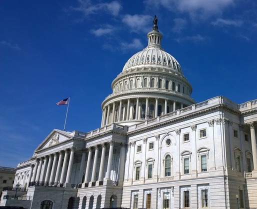 Aproximativ 100 de membri ai Congresului american locuiesc în propriile birouri din cauza lipsei de bani