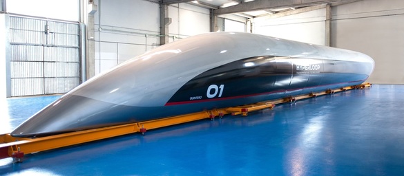 FOTO HyperloopTT a prezentat, în Spania, prima capsulă la scară reală pentru transportul pasagerilor cu ajutorul unui sistem hyperloop
