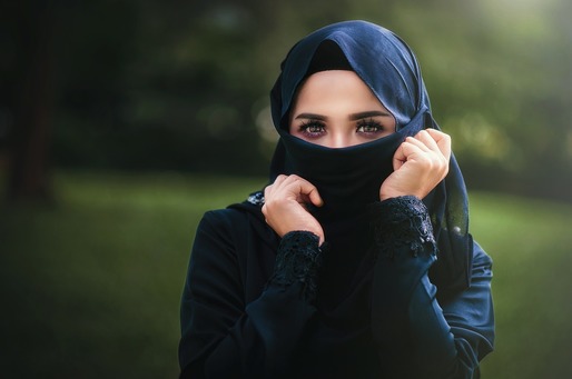 După Austria, și Germania are în vedere interzicerea portul vălului islamic în școli