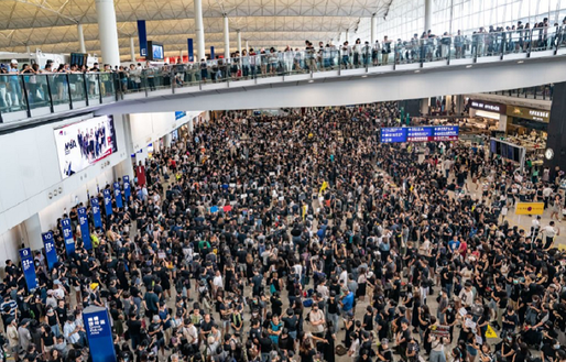 Aeroportul din Hong Kong anunță că a obținut un ordin de interdicție împotriva protestatarilor