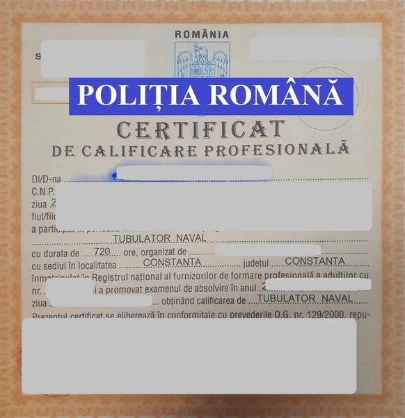 FOTO Percheziții la o grupare care falsifica diplome de studii și certificate de calificare profesională, pe care le vindea. Peste 300 de astfel de documente, găsite