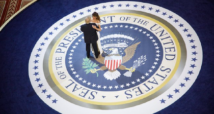 Trump lansează un nou site prin care să păstreze contactul cu susținătorii săi, 45office.com, care-i elogiază președinția