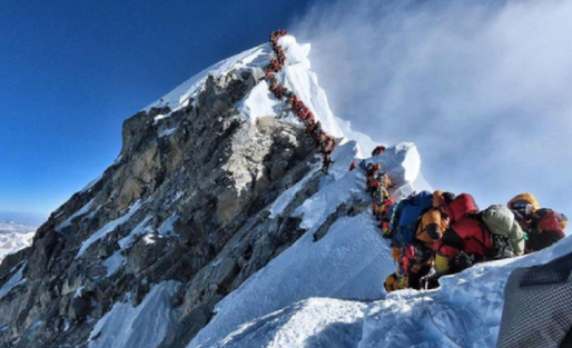 China vrea să instituie o ”linie de demarcație” cu Nepalul în vârful Everestului, pentru a împiedica orice contaminare cu covid-19 prin alipiniști provenind din Nepal