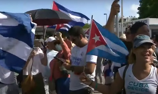 VIDEO Exasperați de criza economică, mii de cubanezi au ieșit pe stradă împotriva guvernului: „Jos cu dictatura!”, „Nu ne e frică!”
