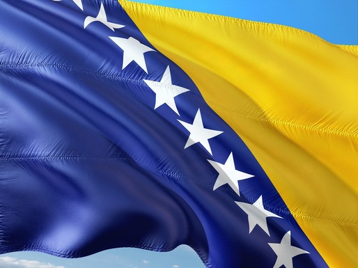  Comisia Europeană recomandă celor 27 de state membre să acorde statutul de candidat în vederea aderării la UE pentru Bosnia și Herțegovina