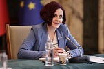 Consilier de stat la Cancelaria premierului: Nu salariile la stat sunt problema, ci căpușarea cu oameni care de abia articulează limba română, plimbă hârtii inutil și la ora 16.00 rup ușile