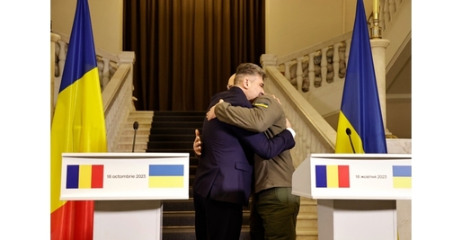 FOTO Ciolacu semnează la Kiev un acord cu Ucraina pentru culoare de solidaritate. Comisia Europeană aplaudă