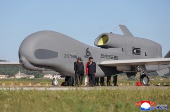 Kim Jong Un a supervizat testarea unor drone fără pilot. Dezvoltarea inteligenței artificiale pentru aparatele de zbor este prioritatea militară principală