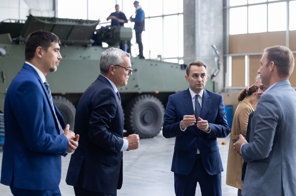 FOTO Uzina Mecanică București, care produce transportoare blindate Piranha, și producția de drone în România - propuse la finanțare prin Programul SAFE