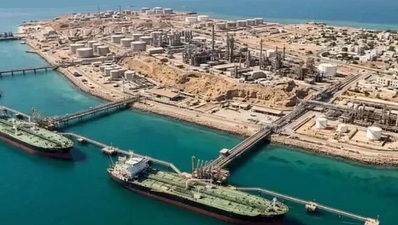 Iranul ar vrea să impună o taxă de 2 milioane de dolari fiecărui petrolier care traversează Strâmtoarea Ormuz