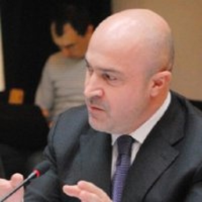 Dorel Fronea, ex-șef al Vămii, a fost reinstalat de Cioloș în structura de conducere a ANAF
