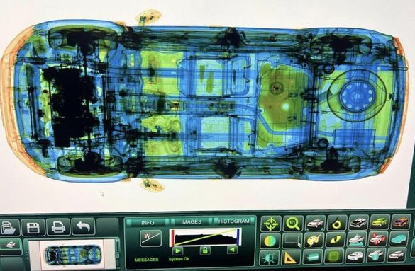 FOTO Boloș anunță că au sosit primele scanere pentru Vamă, din cele 26 anunțate. Ambele vor fi operaționale la final de martie. Furnizor este compania românească MBT, care a mai livrat scanere Vămii