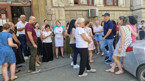 EXCLUSIV VIDEO FOTO Încep protestele la ANAF. Angajați de la ANAF Ilfov, Trezorerie și direcția de mari contribuabili au declanșat protest spontan