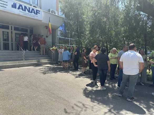 EXCLUSIV VIDEO FOTO Încep protestele la ANAF. Angajați de la ANAF Ilfov, Trezorerie și direcția de mari contribuabili au declanșat protest spontan