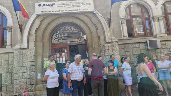 EXCLUSIV VIDEO FOTO Încep protestele la ANAF. Angajați de la ANAF Ilfov, Trezorerie și direcția de mari contribuabili au declanșat protest spontan
